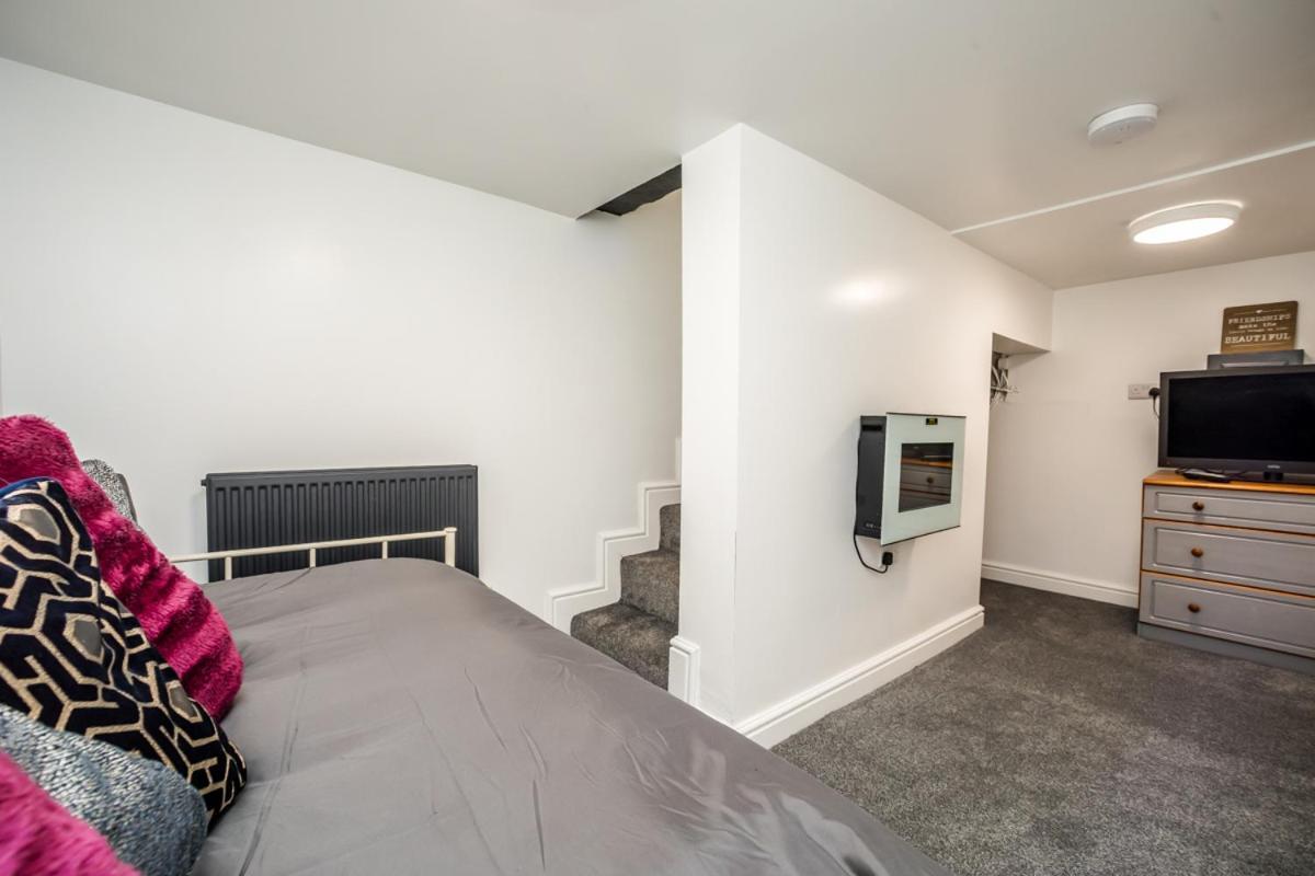 The Cosey Tucked-away 2 Or 3 Bedroom Options