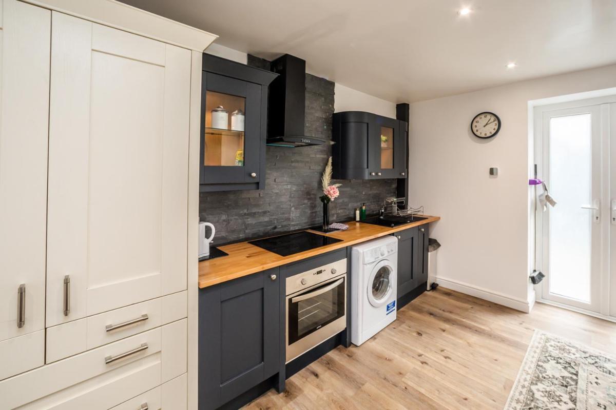 The Cosey Tucked-away 2 Or 3 Bedroom Options