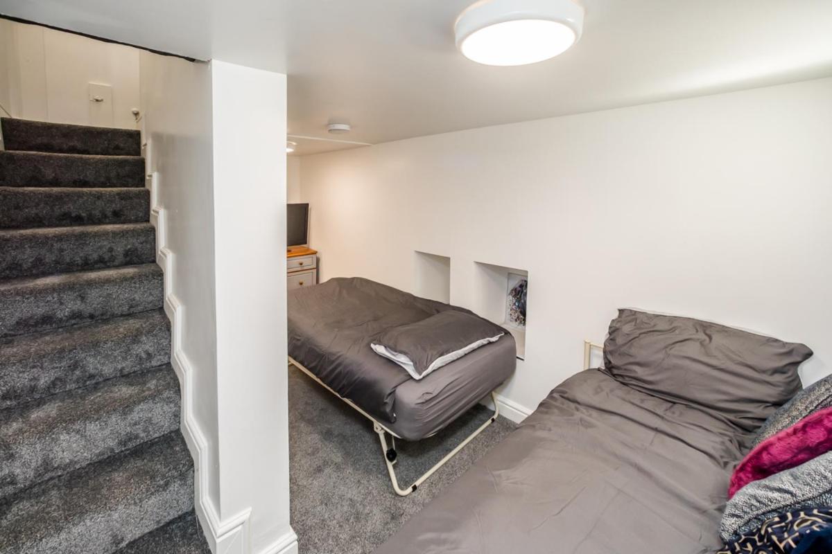 The Cosey Tucked-away 2 Or 3 Bedroom Options Huddersfield