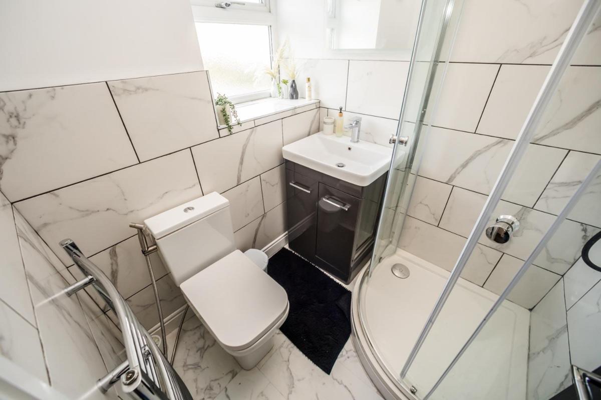 Holiday home The Cosey Tucked-away 2 Or 3 Bedroom Options Huddersfield