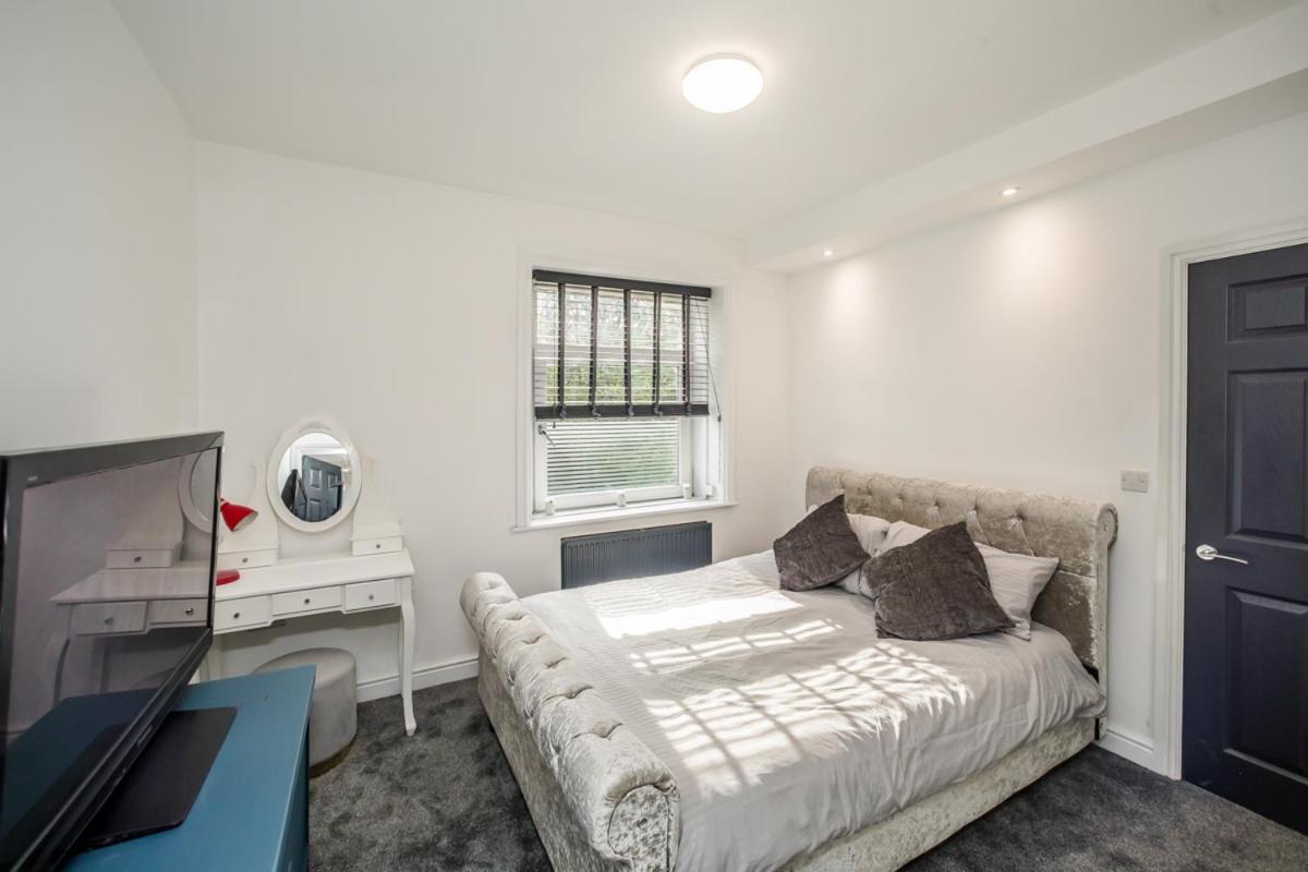 The Cosey Tucked-away 2 Or 3 Bedroom Options Huddersfield